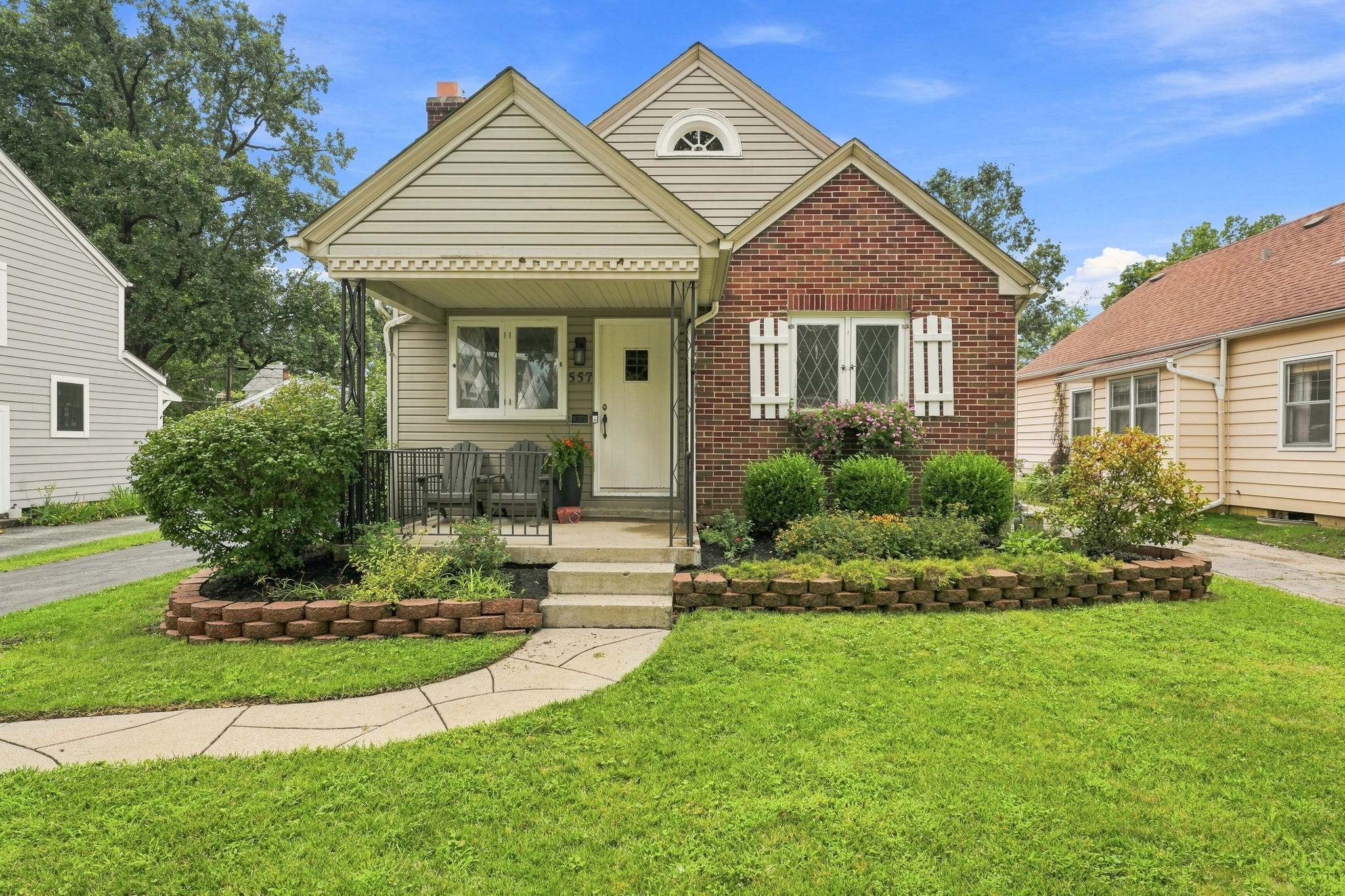 557 Fallis Rd